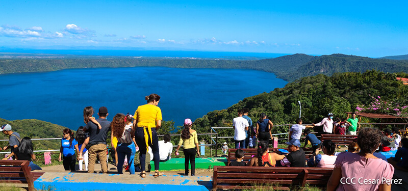 catarina-mirador-familias-nicaragua